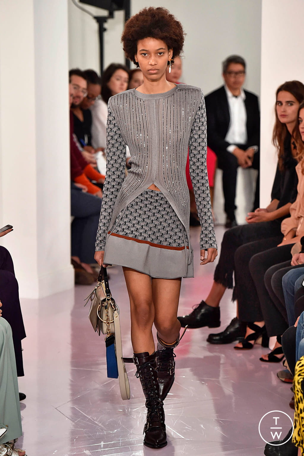 Fashion Week Paris Spring/Summer 2018 look 28 from the Chloé collection womenswear