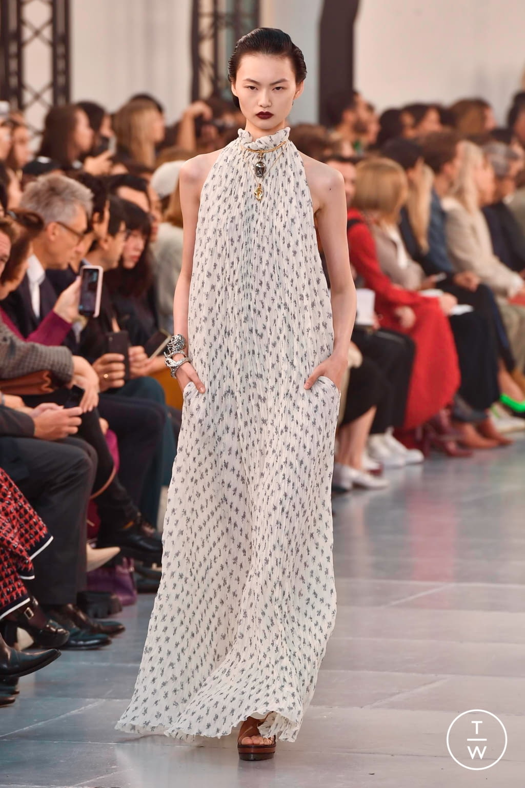 Fashion Week Paris Spring/Summer 2020 look 34 from the Chloé collection womenswear