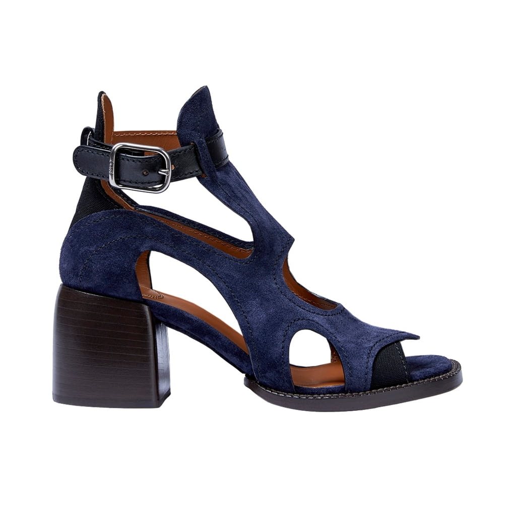 Fashion Week Paris Spring/Summer 2021 look 22 from the Chloé collection womenswear accessories