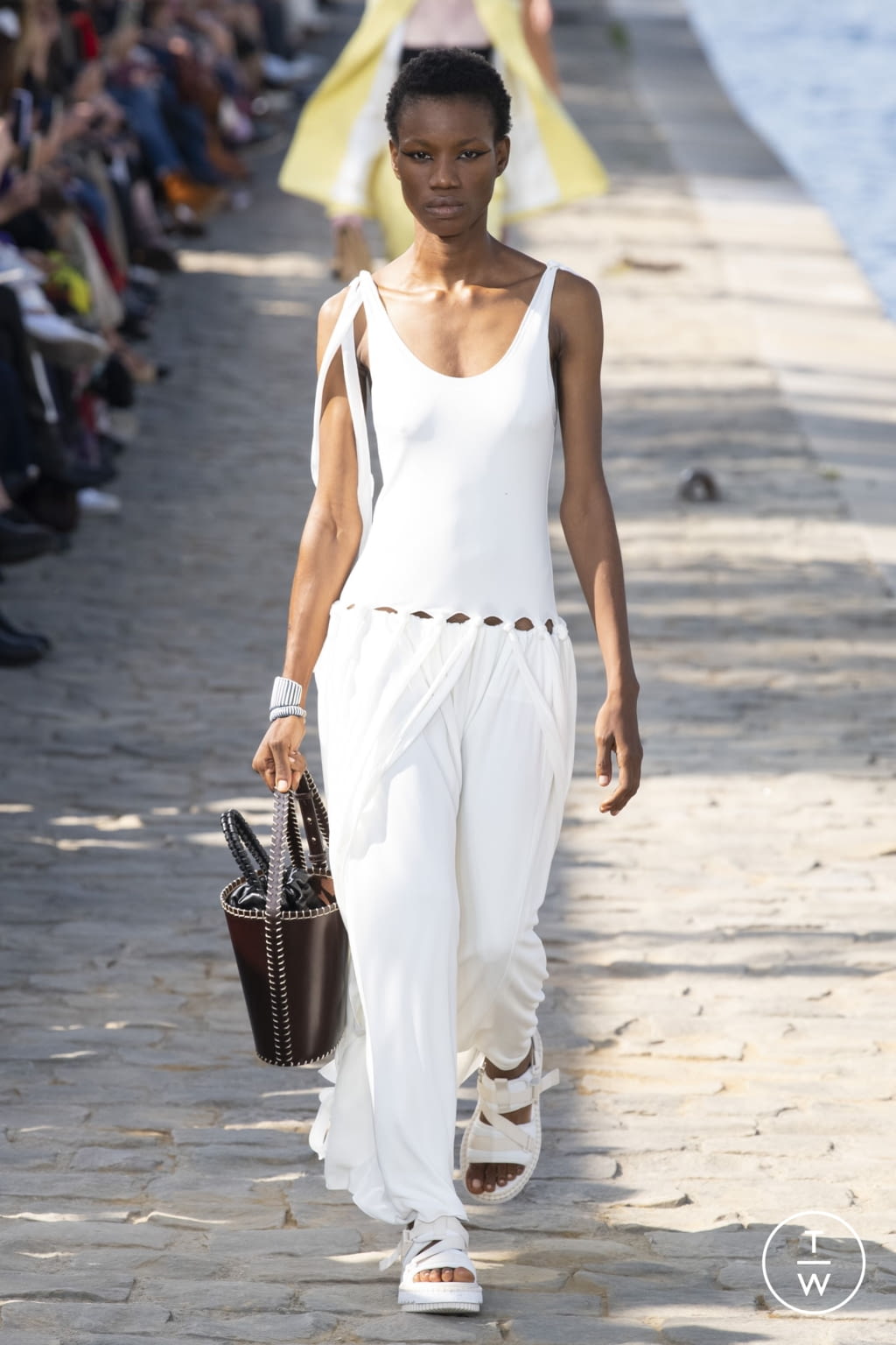 Fashion Week Paris Spring/Summer 2022 look 4 from the Chloé collection womenswear