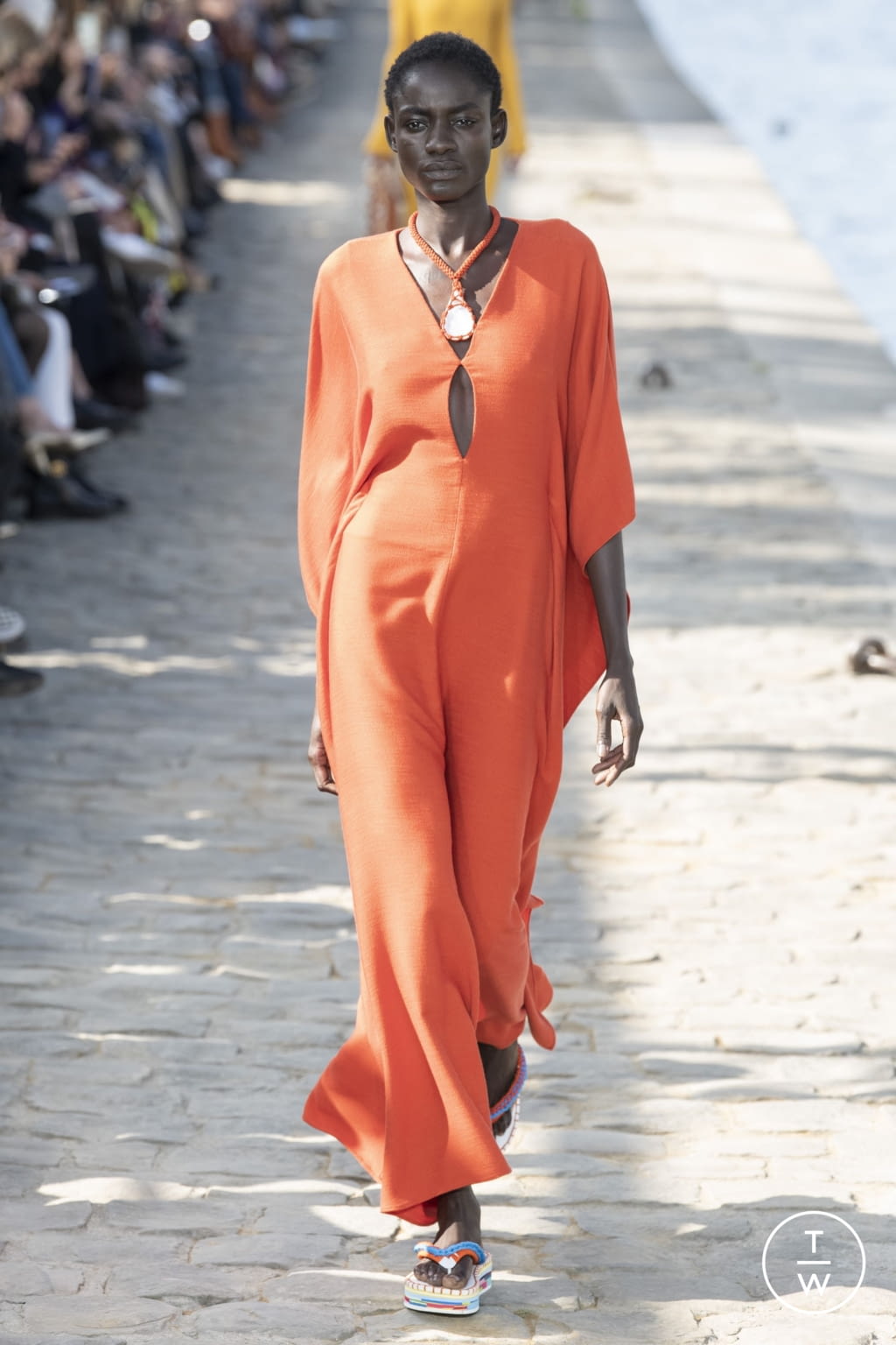 Fashion Week Paris Spring/Summer 2022 look 21 from the Chloé collection womenswear