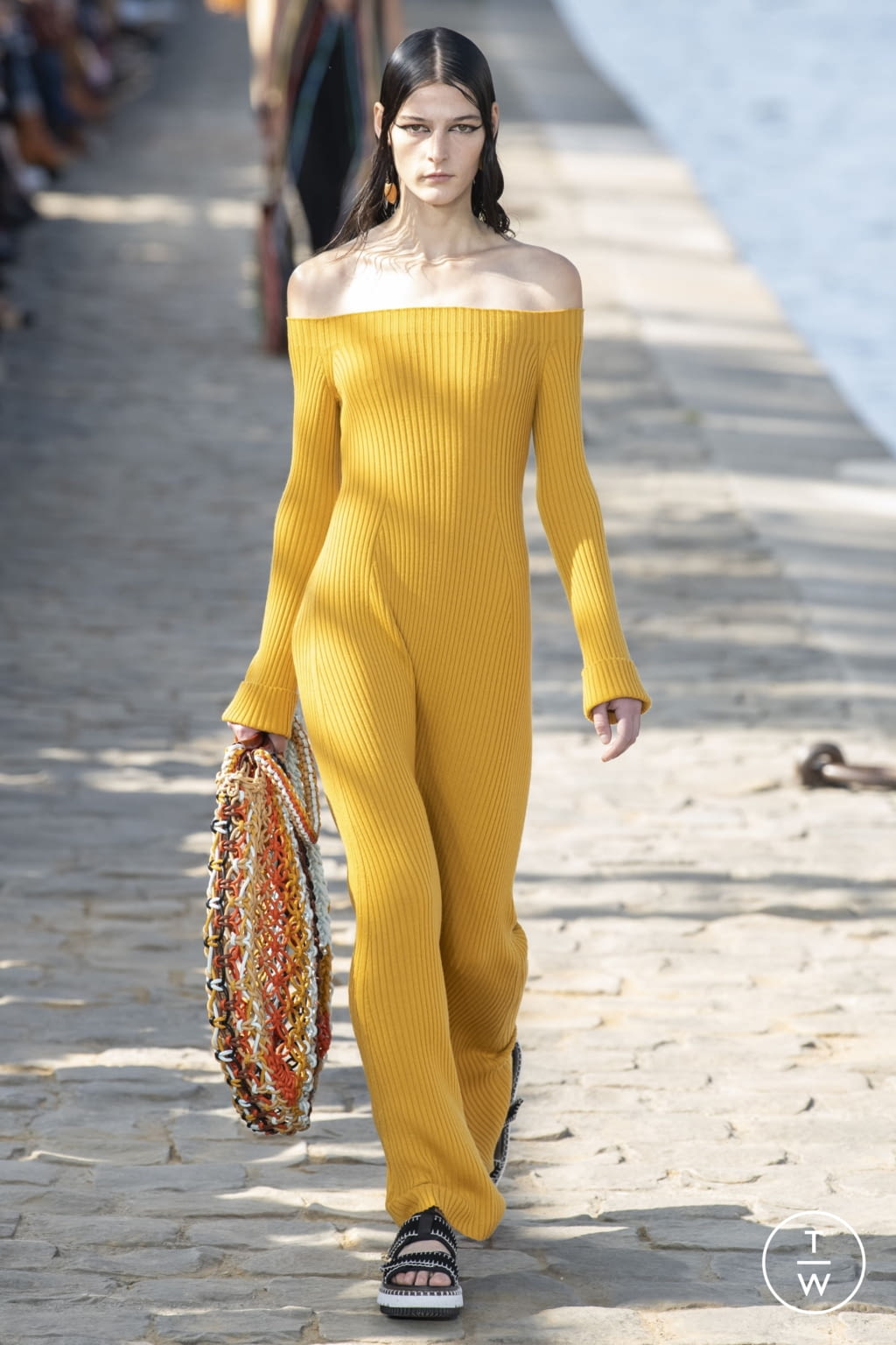 Fashion Week Paris Spring/Summer 2022 look 22 from the Chloé collection 女装