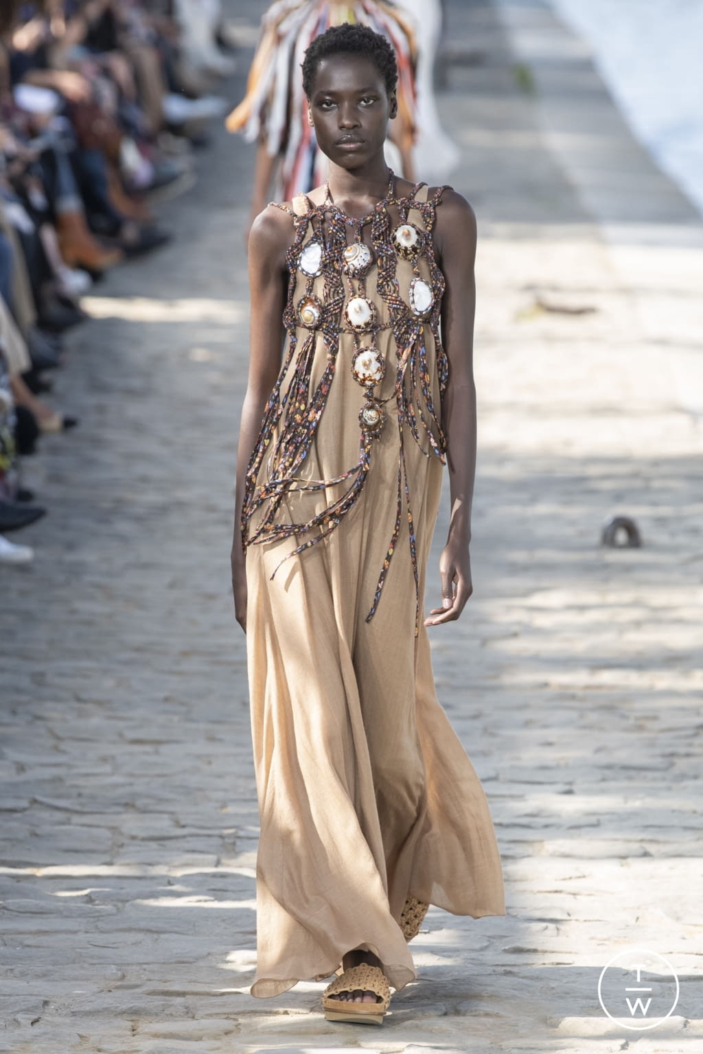 Fashion Week Paris Spring/Summer 2022 look 28 from the Chloé collection womenswear