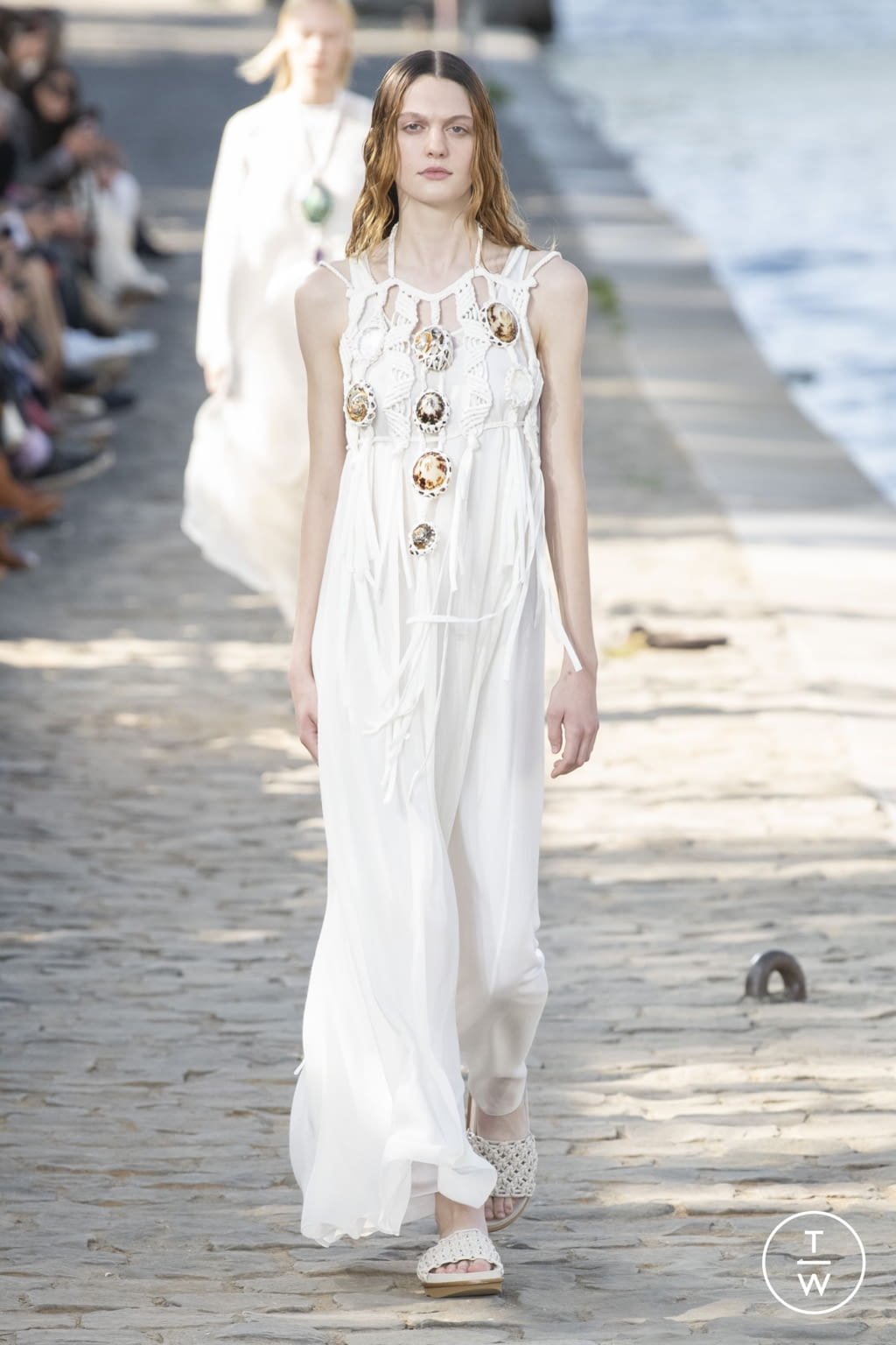 Fashion Week Paris Spring/Summer 2022 look 30 from the Chloé collection womenswear