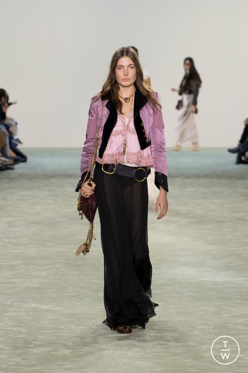 Fashion Week Paris Fall/Winter 2025 look 11 from the Chloé collection womenswear
