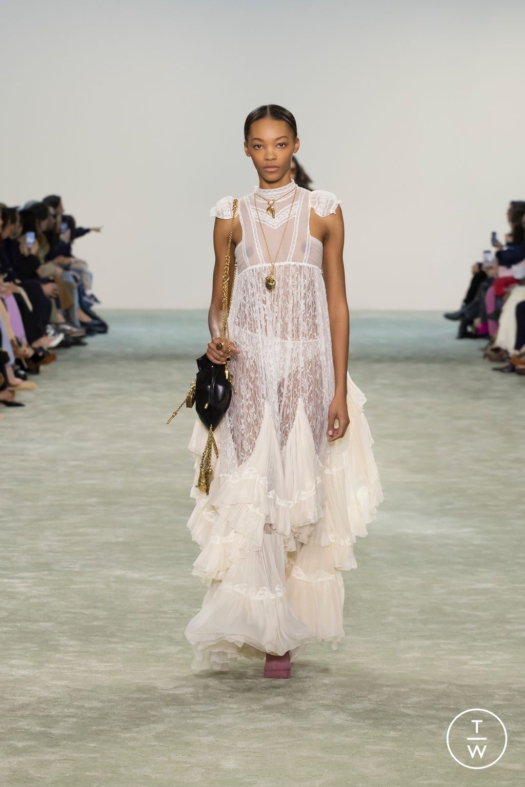 Fashion Week Paris Fall/Winter 2025 look 12 from the Chloé collection womenswear
