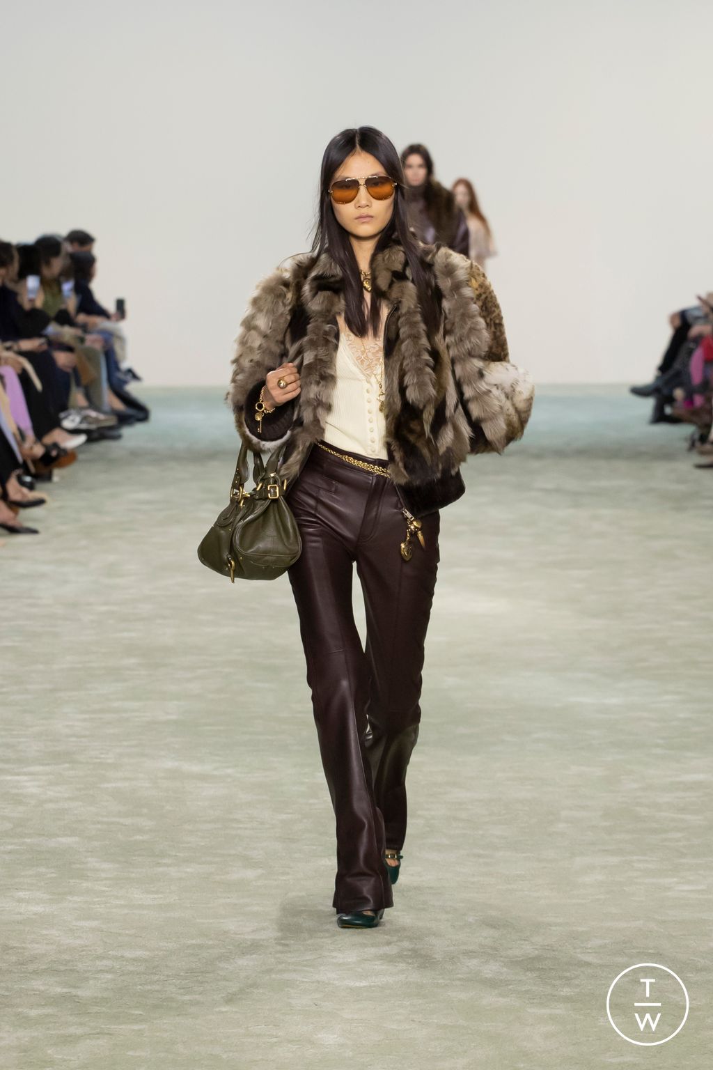 Fashion Week Paris Fall/Winter 2025 look 25 from the Chloé collection womenswear
