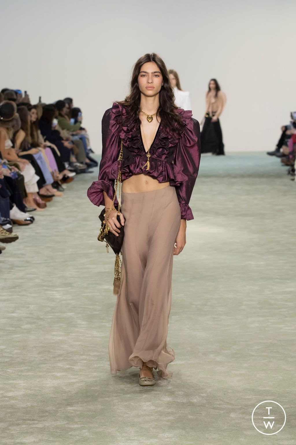 Fashion Week Paris Fall/Winter 2025 look 45 de la collection Chloé womenswear