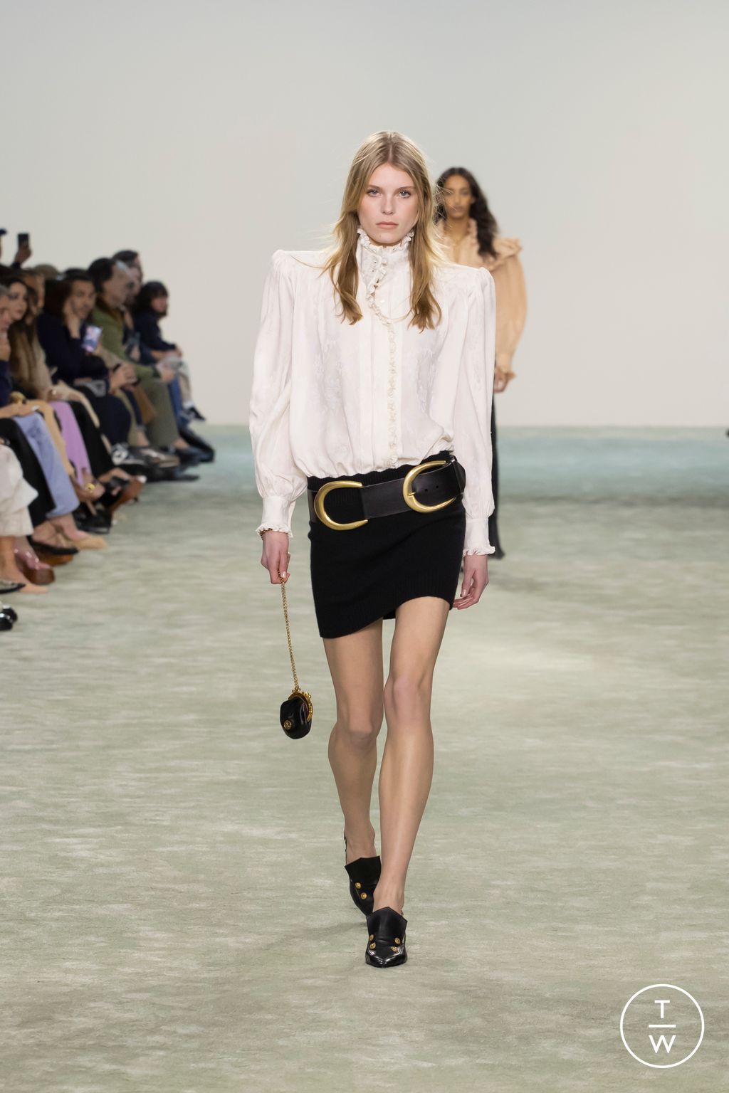 Fashion Week Paris Fall/Winter 2025 look 48 from the Chloé collection 女装