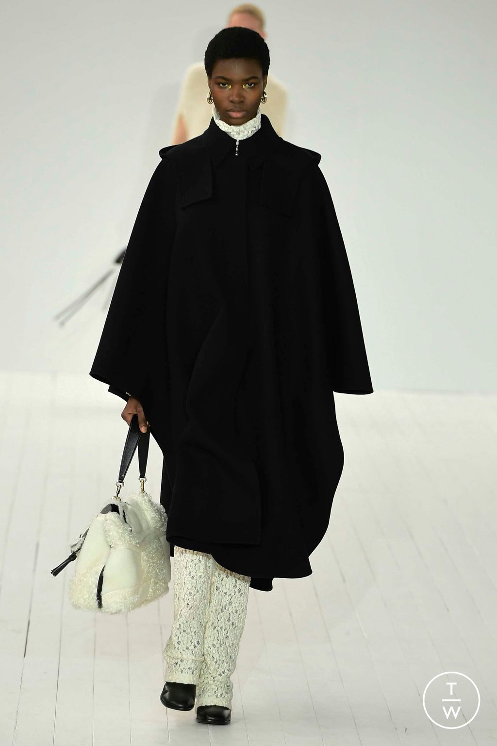 Fashion Week Paris Fall/Winter 2023 look 17 de la collection Chloé womenswear