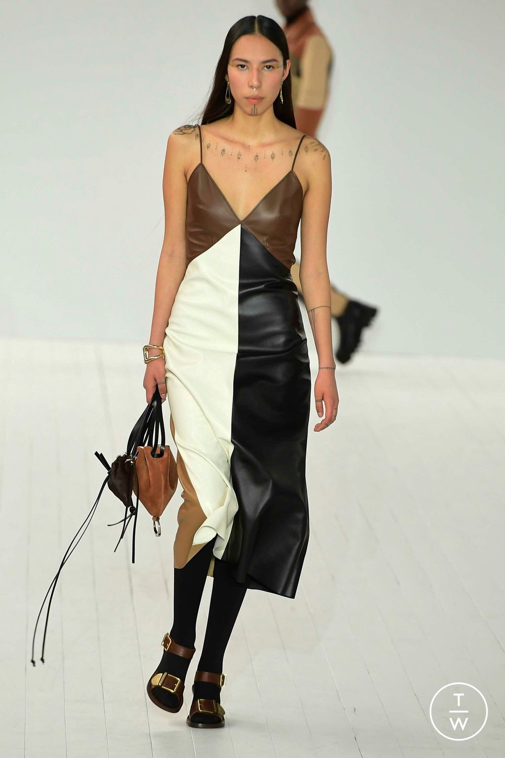Fashion Week Paris Fall/Winter 2023 look 23 from the Chloé collection 女装