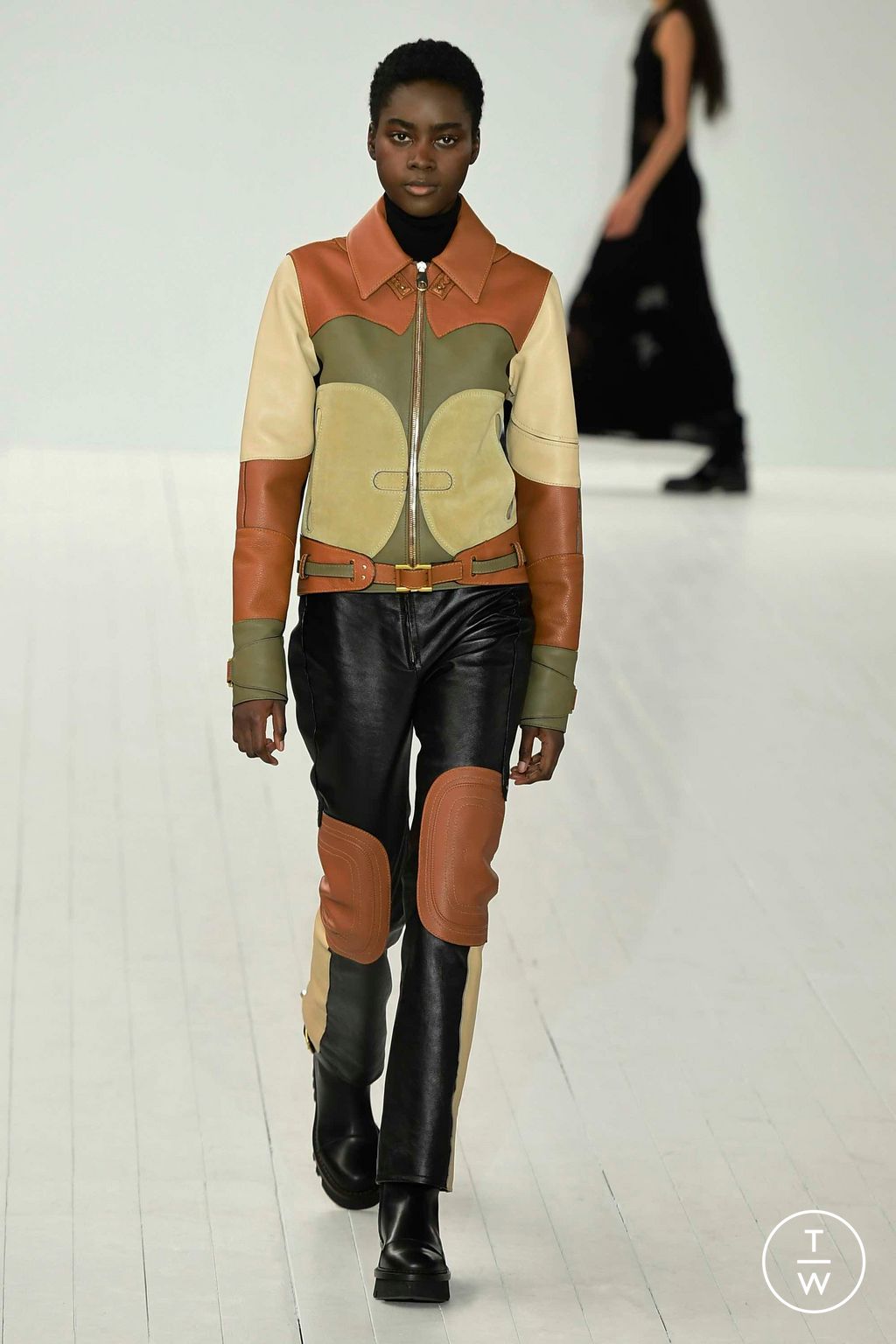 Fashion Week Paris Fall/Winter 2023 look 24 from the Chloé collection 女装