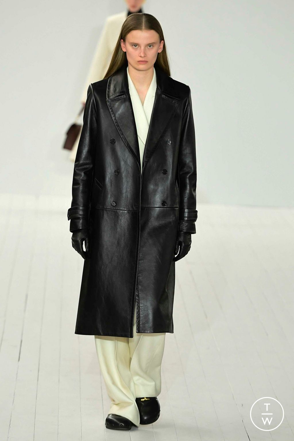 Fashion Week Paris Fall/Winter 2023 look 29 from the Chloé collection womenswear