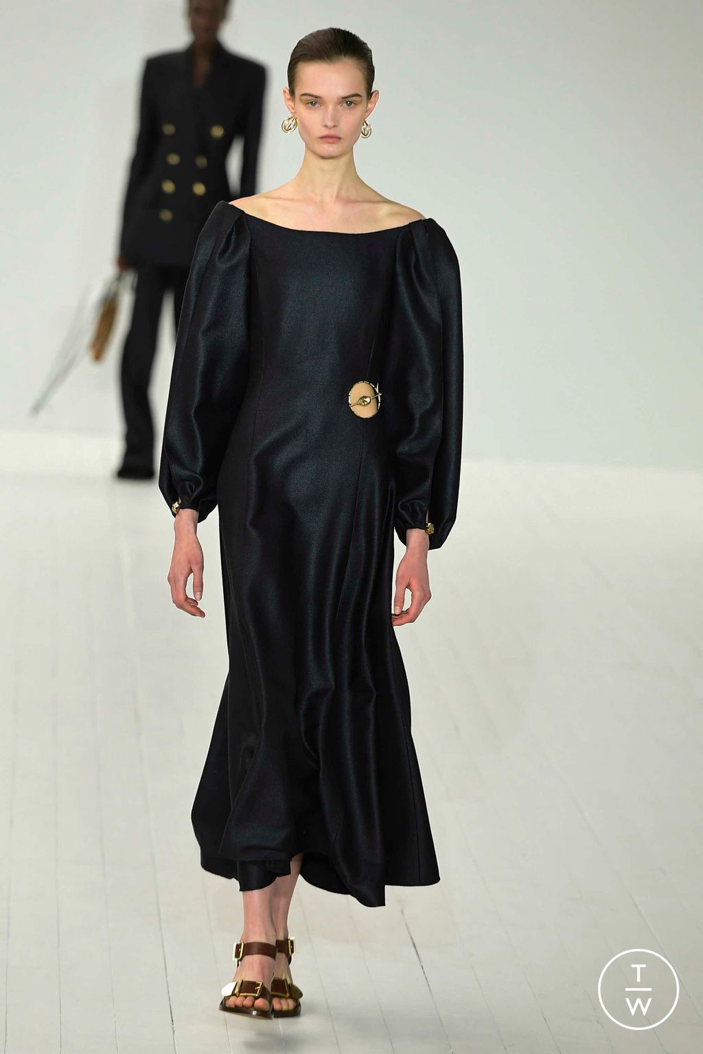 Fashion Week Paris Fall/Winter 2023 look 32 from the Chloé collection womenswear