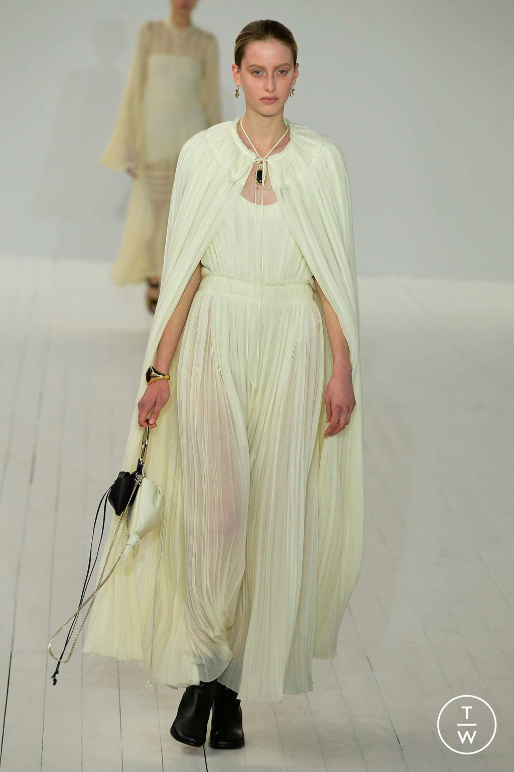 Fashion Week Paris Fall/Winter 2023 look 41 from the Chloé collection womenswear