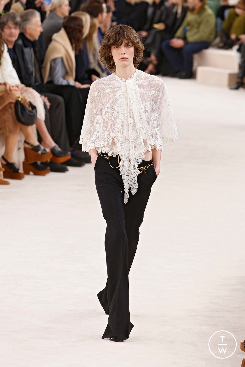 Fashion Week Paris Fall/Winter 2024 look 3 from the Chloé collection 女装