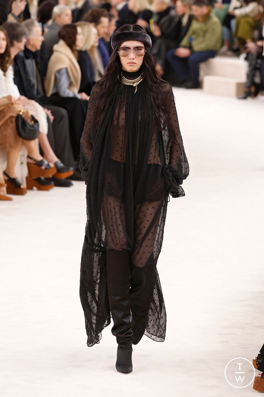 Fashion Week Paris Fall/Winter 2024 look 4 de la collection Chloé womenswear
