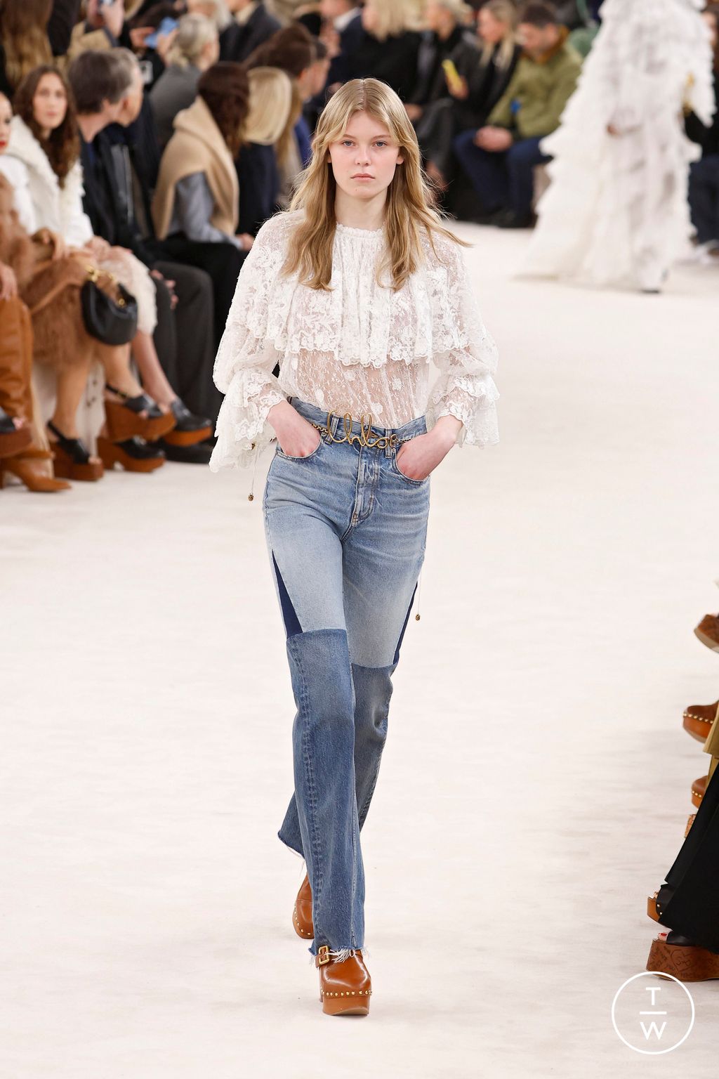 Fashion Week Paris Fall/Winter 2024 look 5 from the Chloé collection womenswear