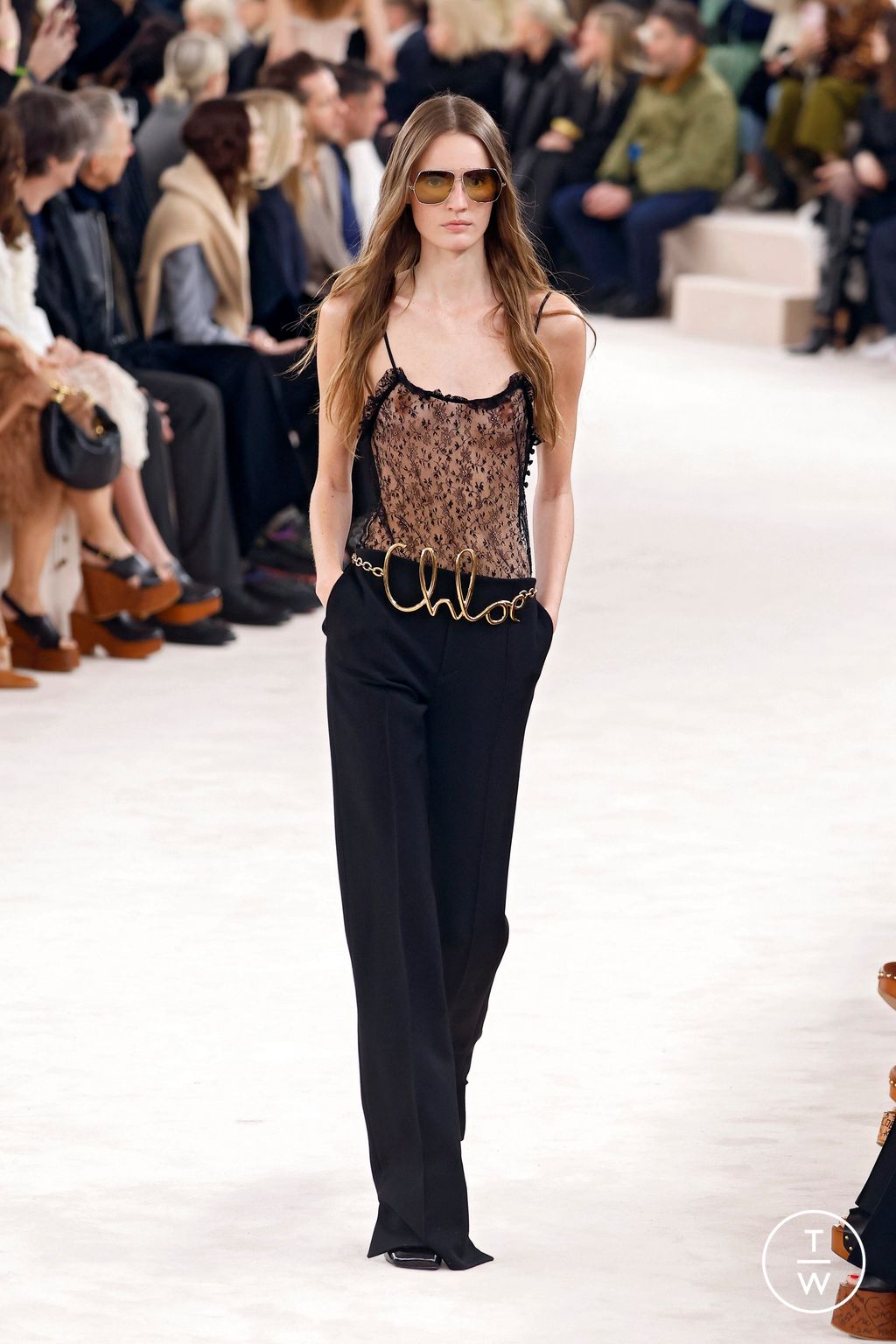 Fashion Week Paris Fall/Winter 2024 look 7 from the Chloé collection 女装