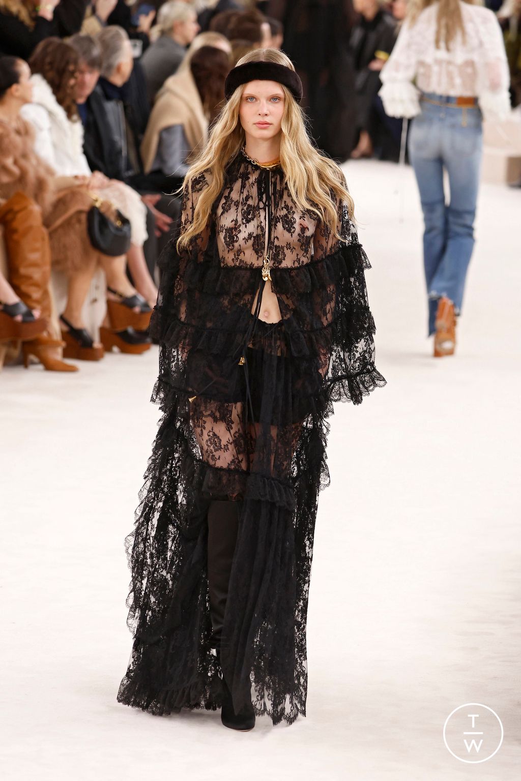 Fashion Week Paris Fall/Winter 2024 look 9 from the Chloé collection 女装