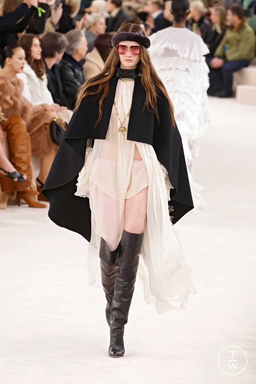 Fashion Week Paris Fall/Winter 2024 look 10 de la collection Chloé womenswear