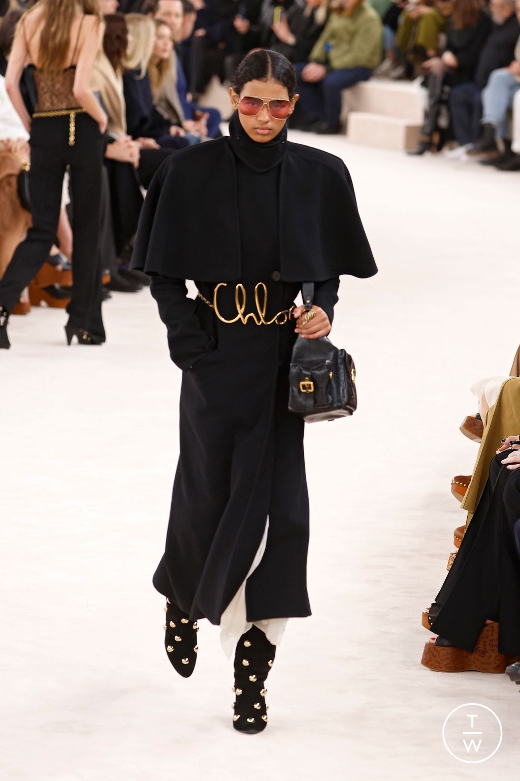 Fashion Week Paris Fall/Winter 2024 look 11 from the Chloé collection 女装