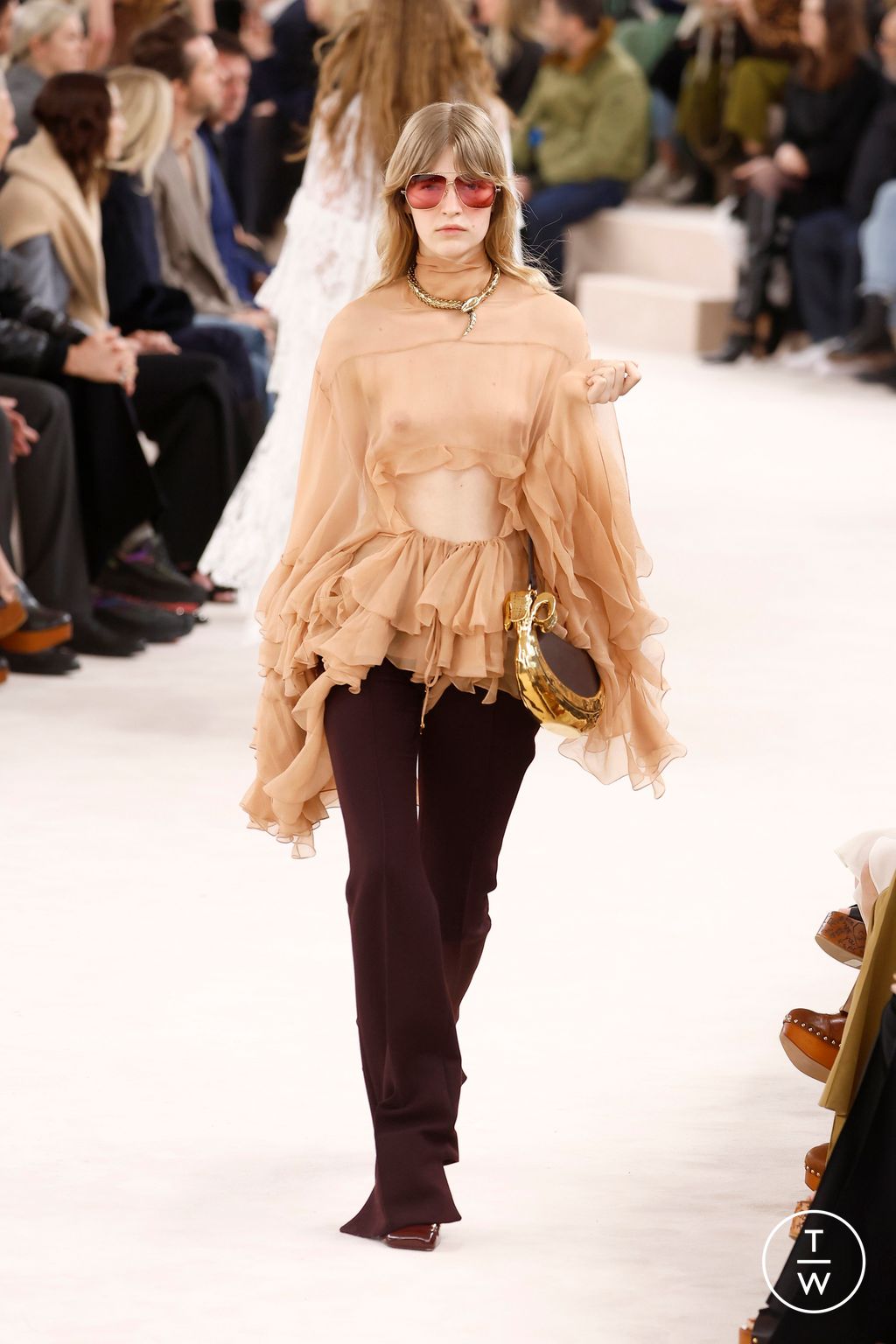 Fashion Week Paris Fall/Winter 2024 look 12 from the Chloé collection womenswear