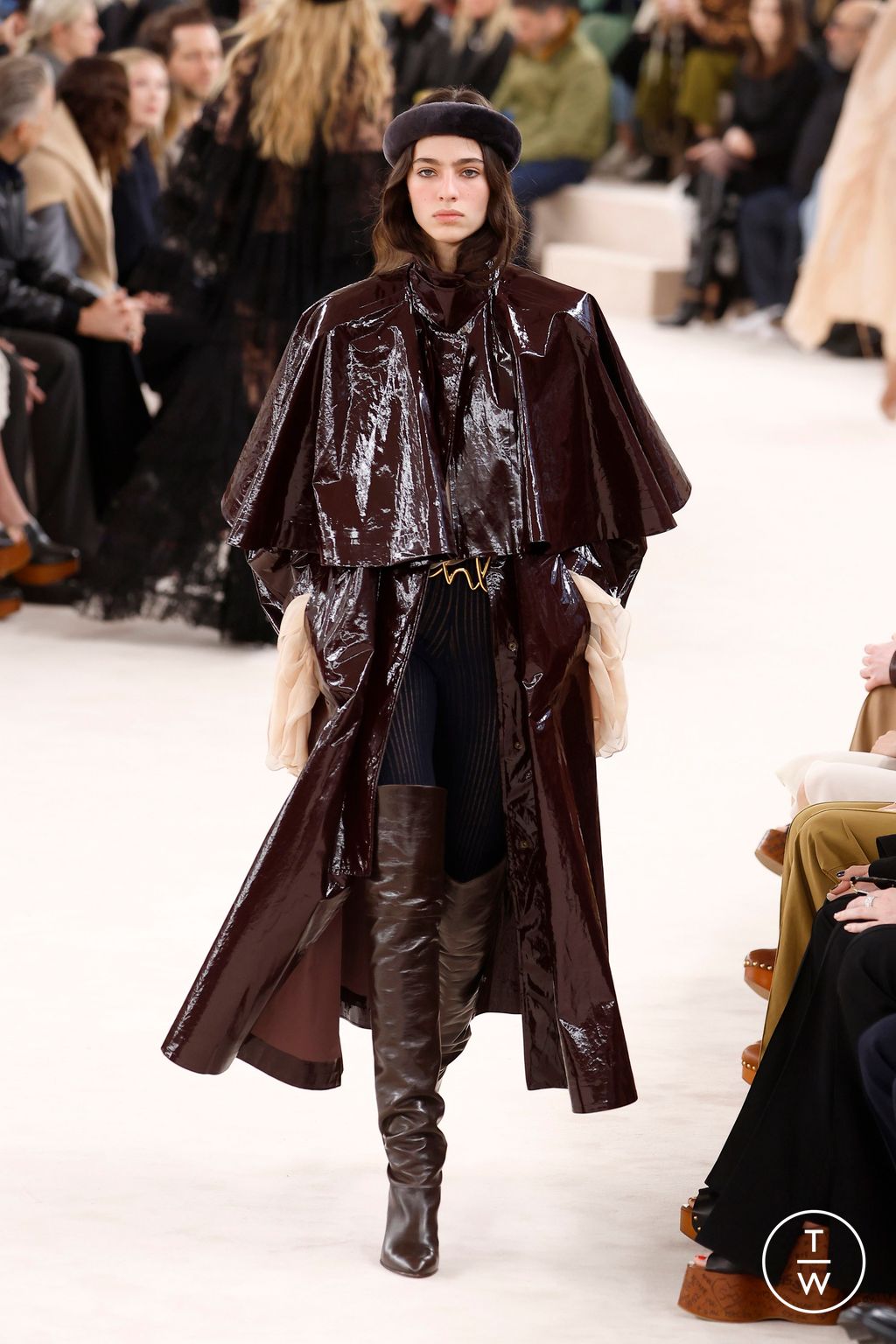 Fashion Week Paris Fall/Winter 2024 look 13 from the Chloé collection 女装