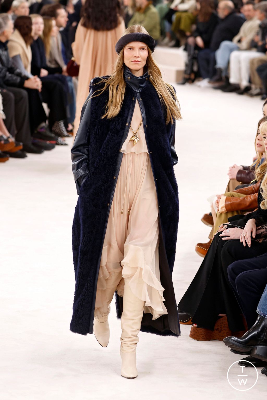 Fashion Week Paris Fall/Winter 2024 look 20 de la collection Chloé womenswear