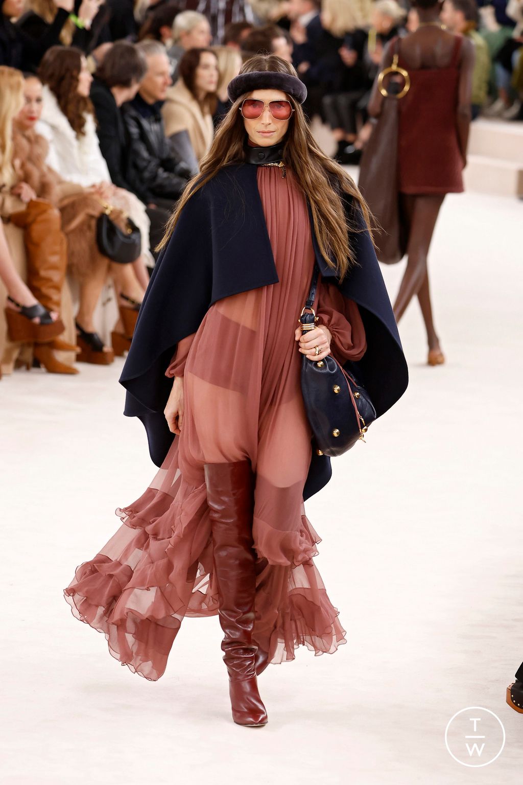 Fashion Week Paris Fall/Winter 2024 look 22 from the Chloé collection womenswear