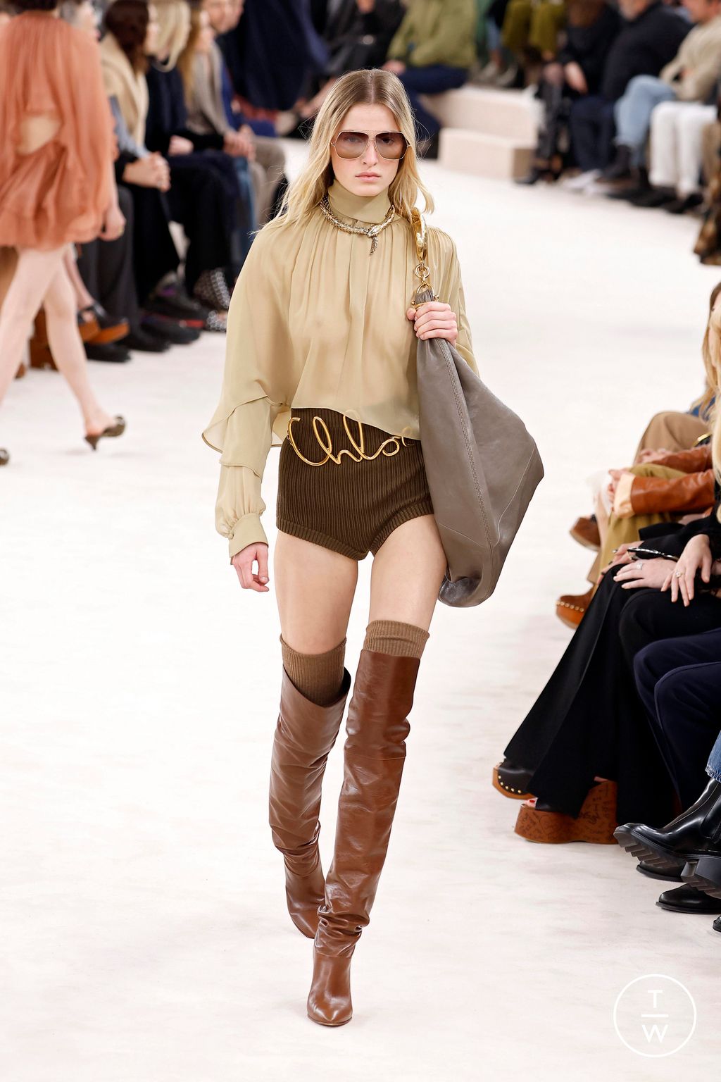 Fashion Week Paris Fall/Winter 2024 look 27 from the Chloé collection womenswear