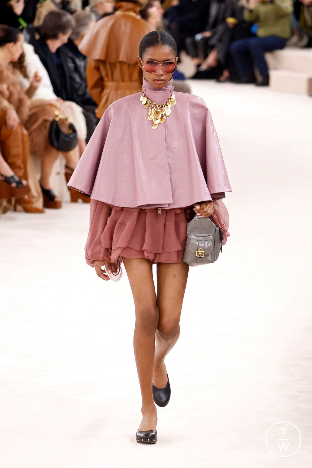 Fashion Week Paris Fall/Winter 2024 look 47 from the Chloé collection womenswear
