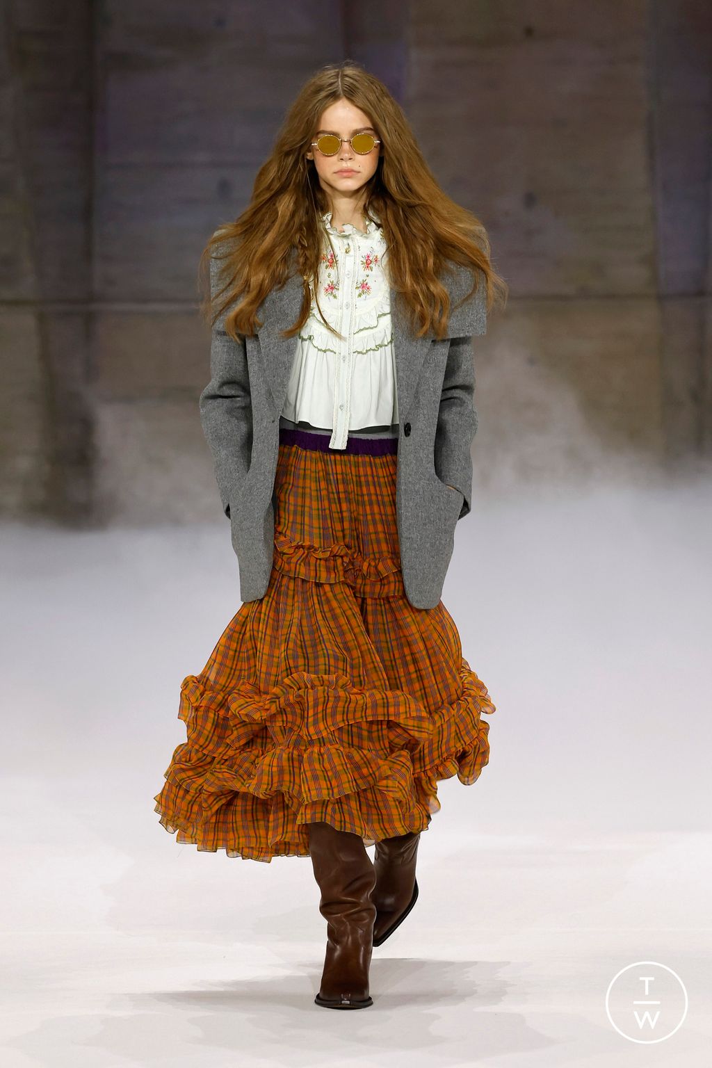 Fashion Week Paris Fall/Winter 2026 look 2 from the Chloé collection womenswear