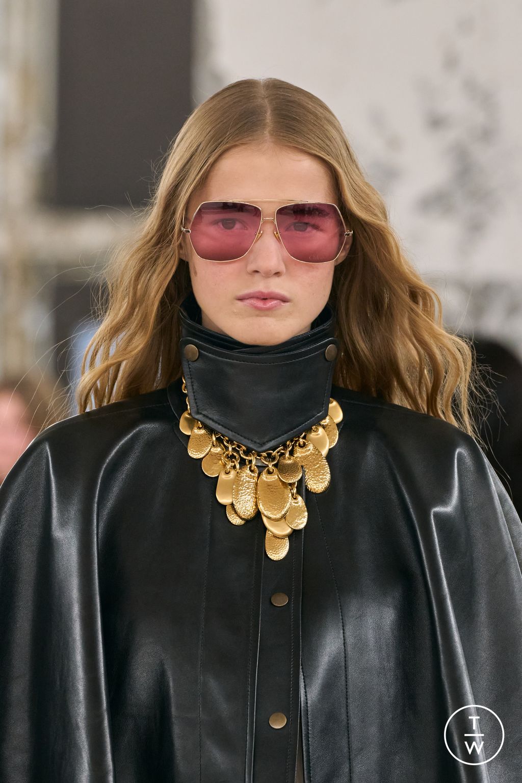 Fashion Week Paris Fall/Winter 2024 look 41 from the Chloé collection 女装配饰