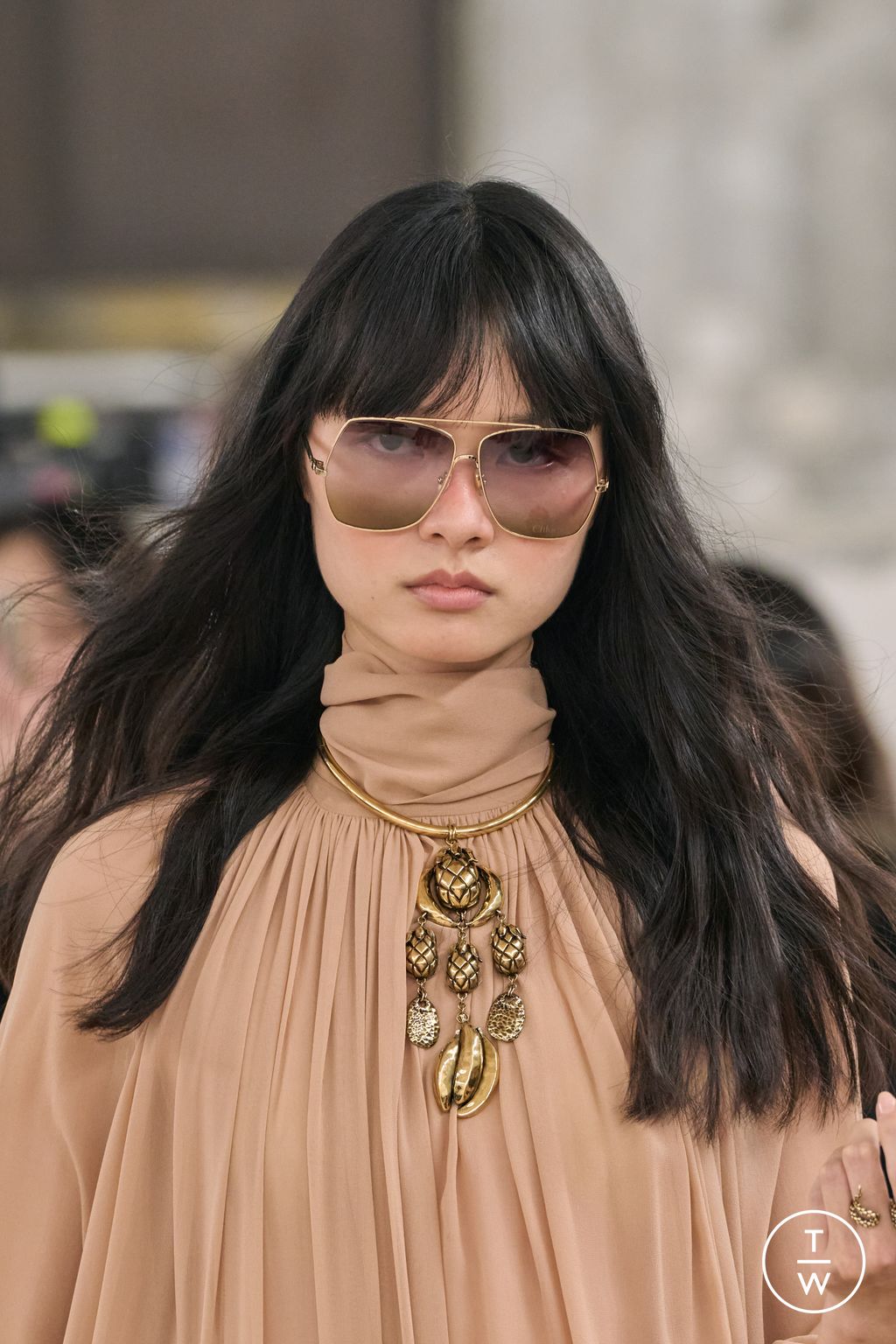 Fashion Week Paris Fall/Winter 2024 look 47 from the Chloé collection womenswear accessories