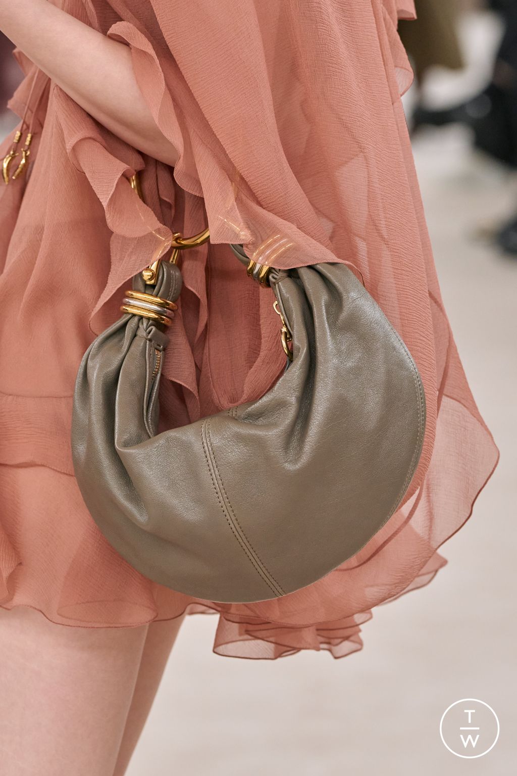 Fashion Week Paris Fall/Winter 2024 look 7 from the Chloé collection womenswear accessories