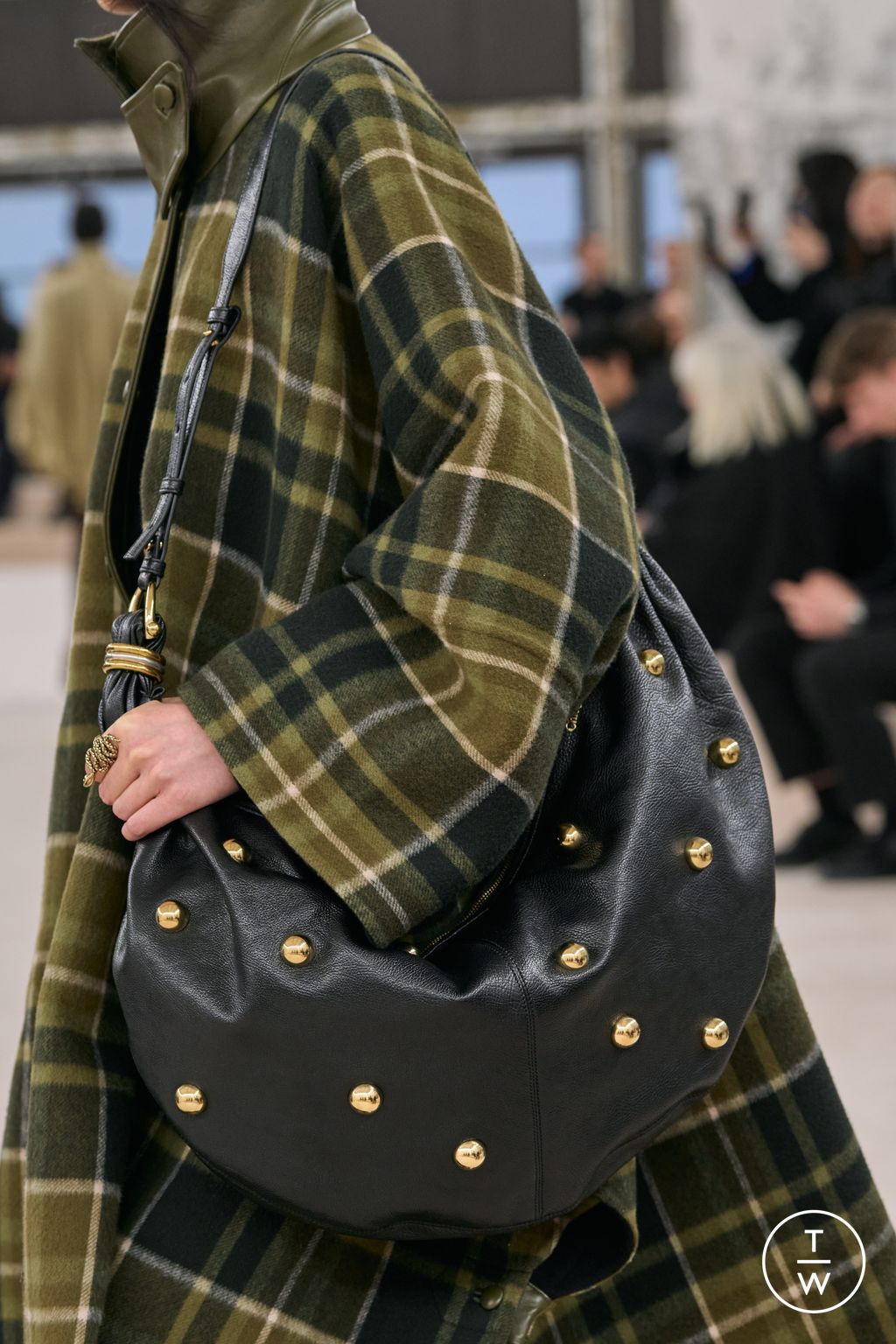 Fashion Week Paris Fall/Winter 2024 look 12 from the Chloé collection womenswear accessories