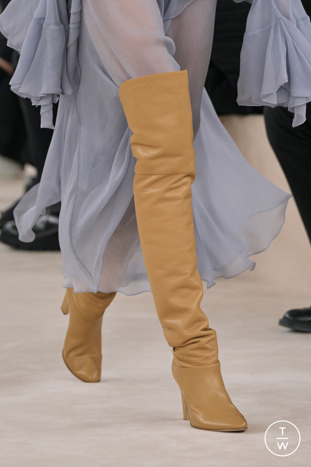 Fashion Week Paris Fall/Winter 2024 look 26 from the Chloé collection 女装配饰