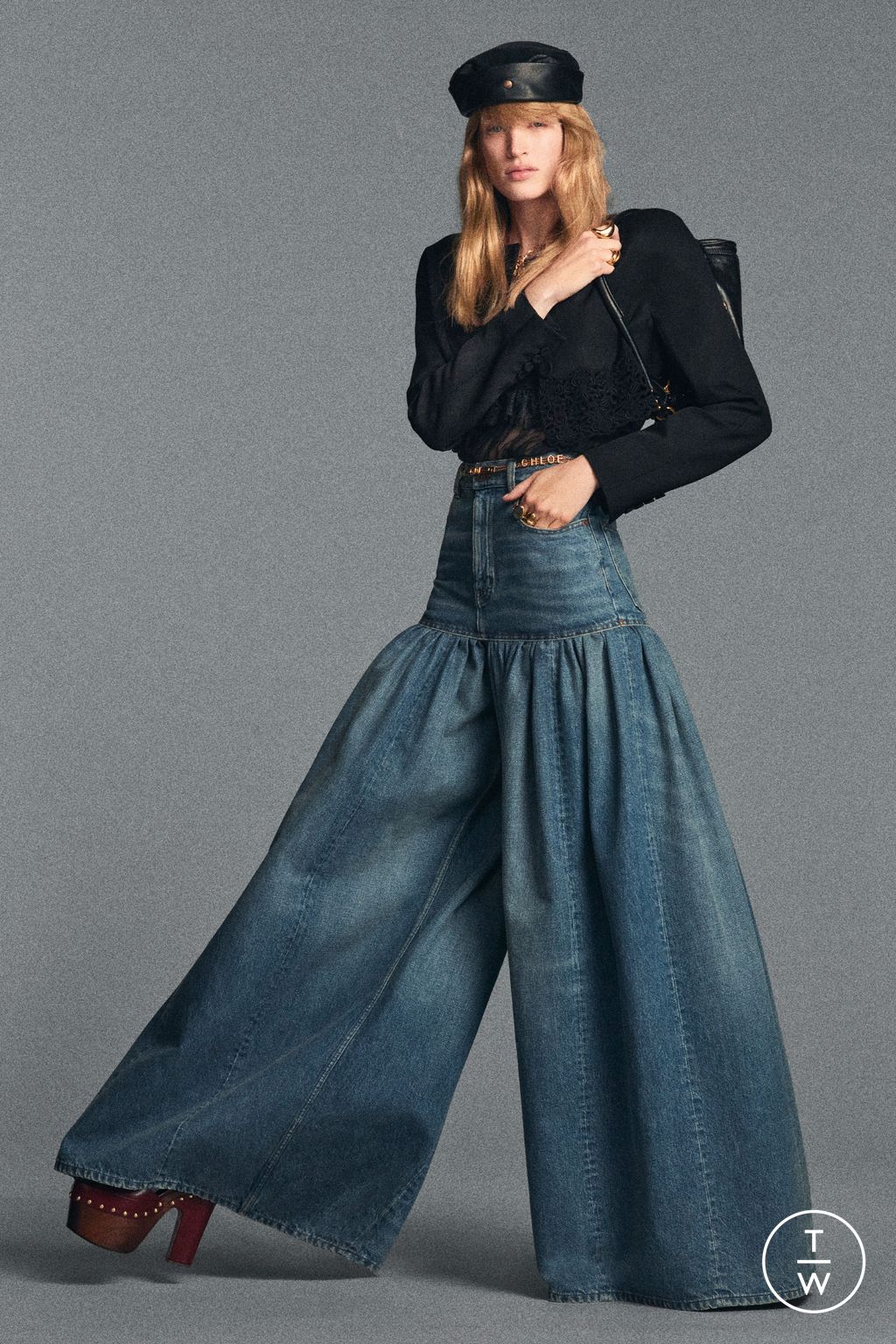Fashion Week Paris Pre-Fall 2026 look 1 from the Chloé collection womenswear
