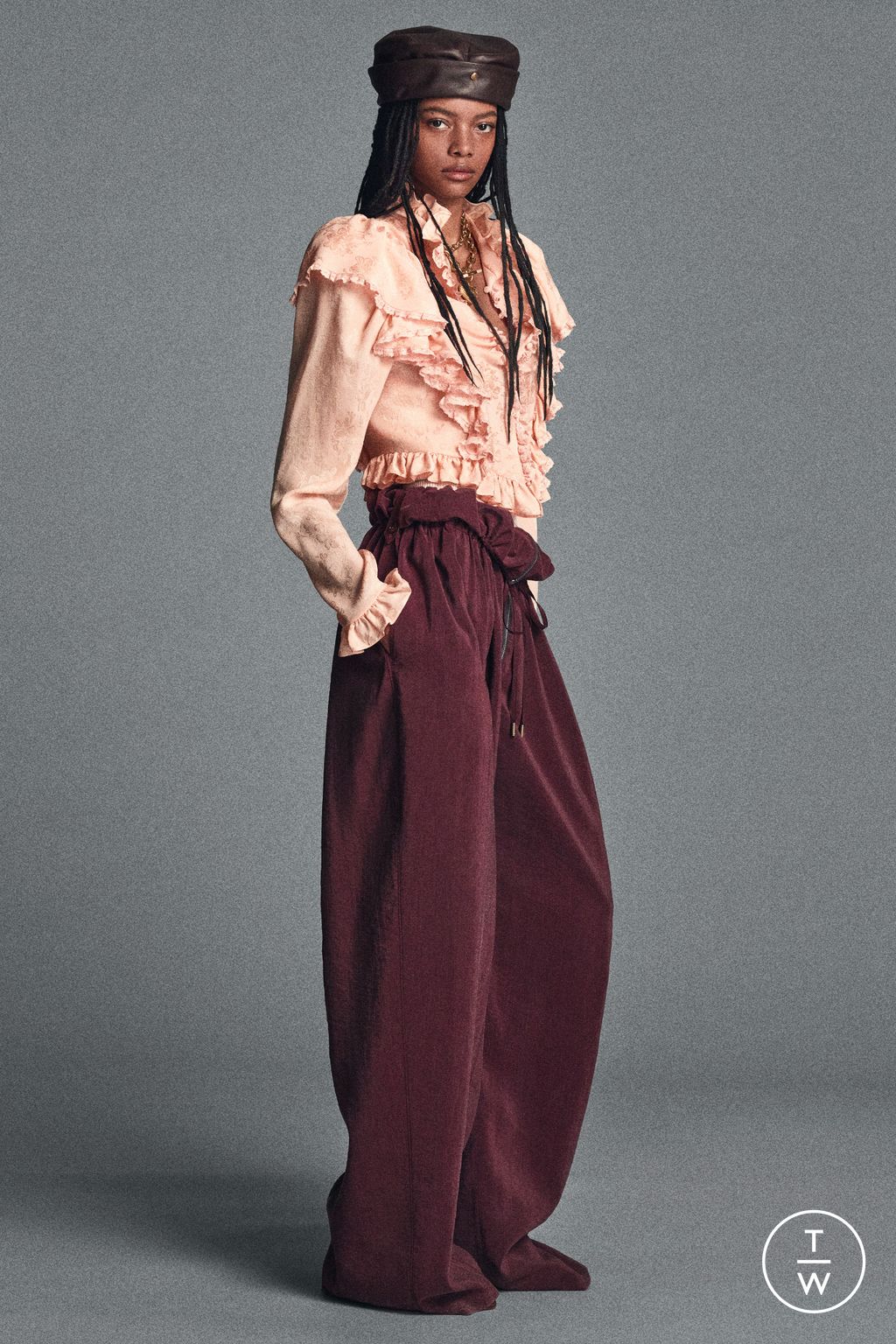 Fashion Week Paris Pre-Fall 2026 look 21 from the Chloé collection 女装
