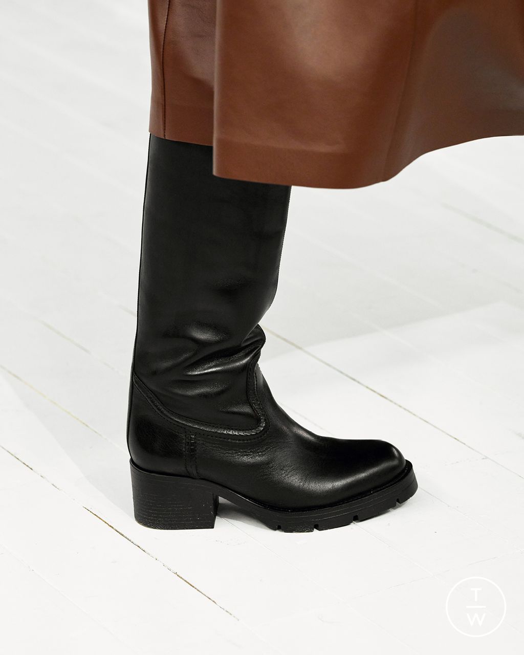 Fashion Week Paris Fall/Winter 2023 look 1 from the Chloé collection 女装配饰