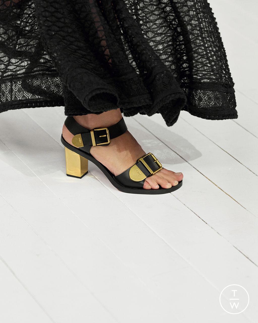 Fashion Week Paris Fall/Winter 2023 look 5 from the Chloé collection womenswear accessories