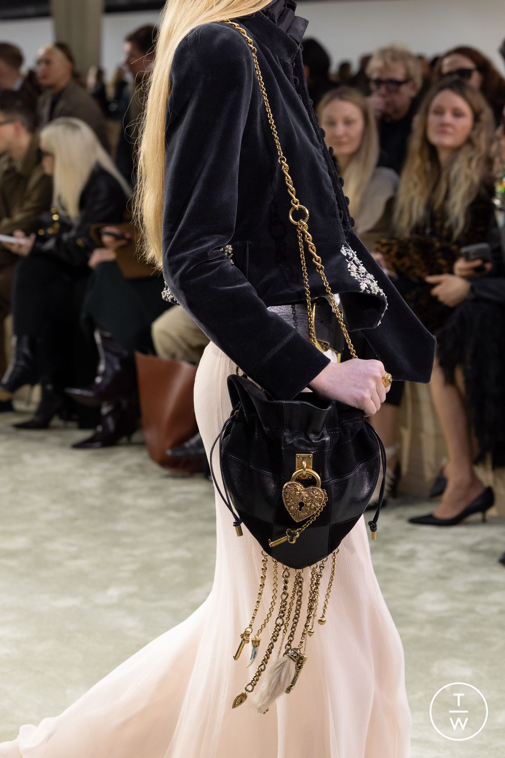 Fashion Week Paris Fall/Winter 2025 look 3 from the Chloé collection womenswear accessories