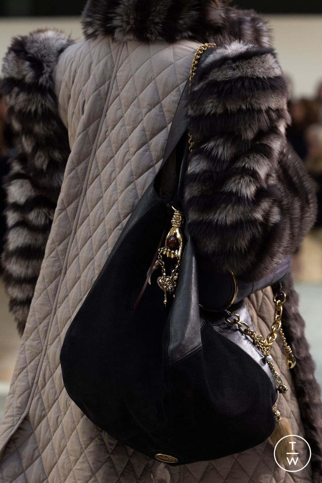 Fashion Week Paris Fall/Winter 2025 look 5 from the Chloé collection womenswear accessories