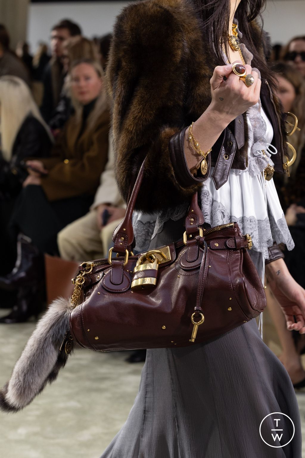 Fashion Week Paris Fall/Winter 2025 look 12 from the Chloé collection womenswear accessories
