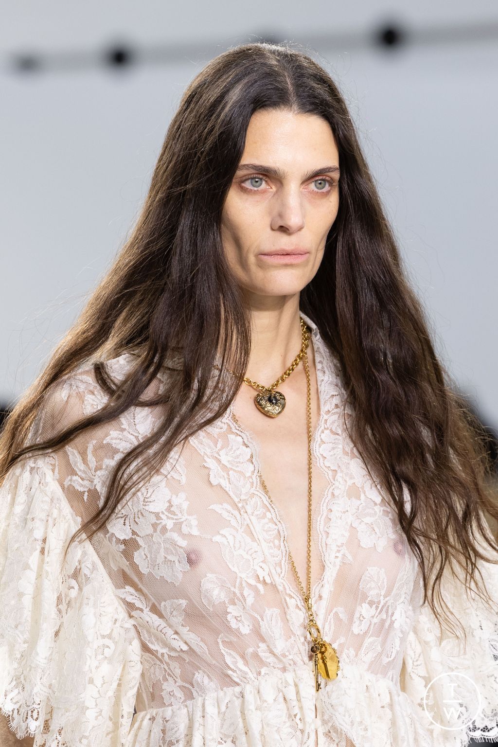 Fashion Week Paris Fall/Winter 2025 look 29 from the Chloé collection womenswear accessories