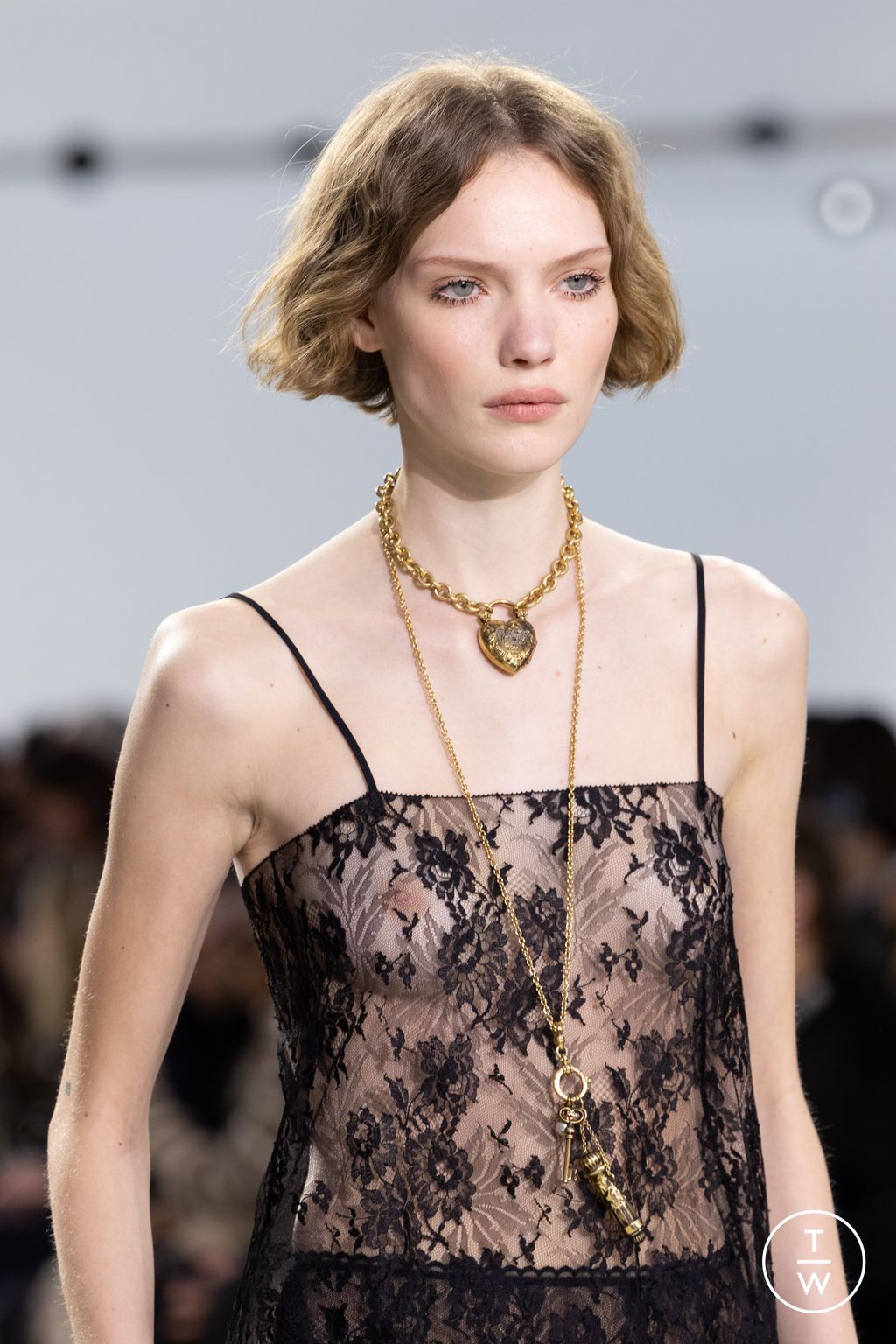 Fashion Week Paris Fall/Winter 2025 look 30 from the Chloé collection womenswear accessories