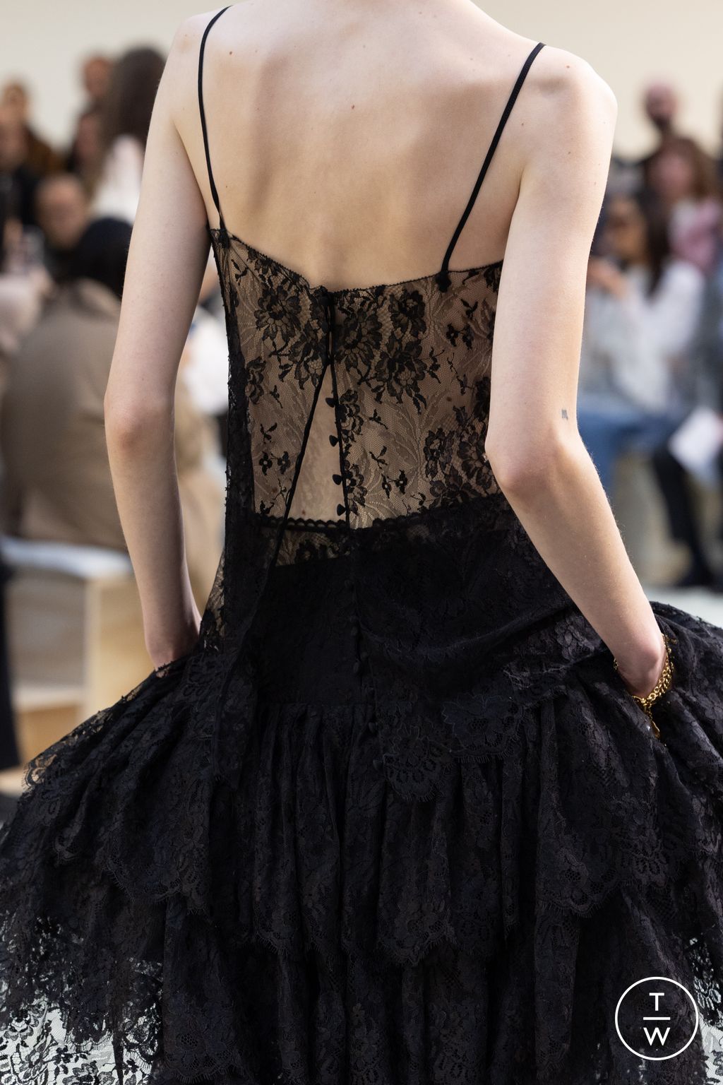 Fashion Week Paris Fall/Winter 2025 look 31 from the Chloé collection womenswear accessories