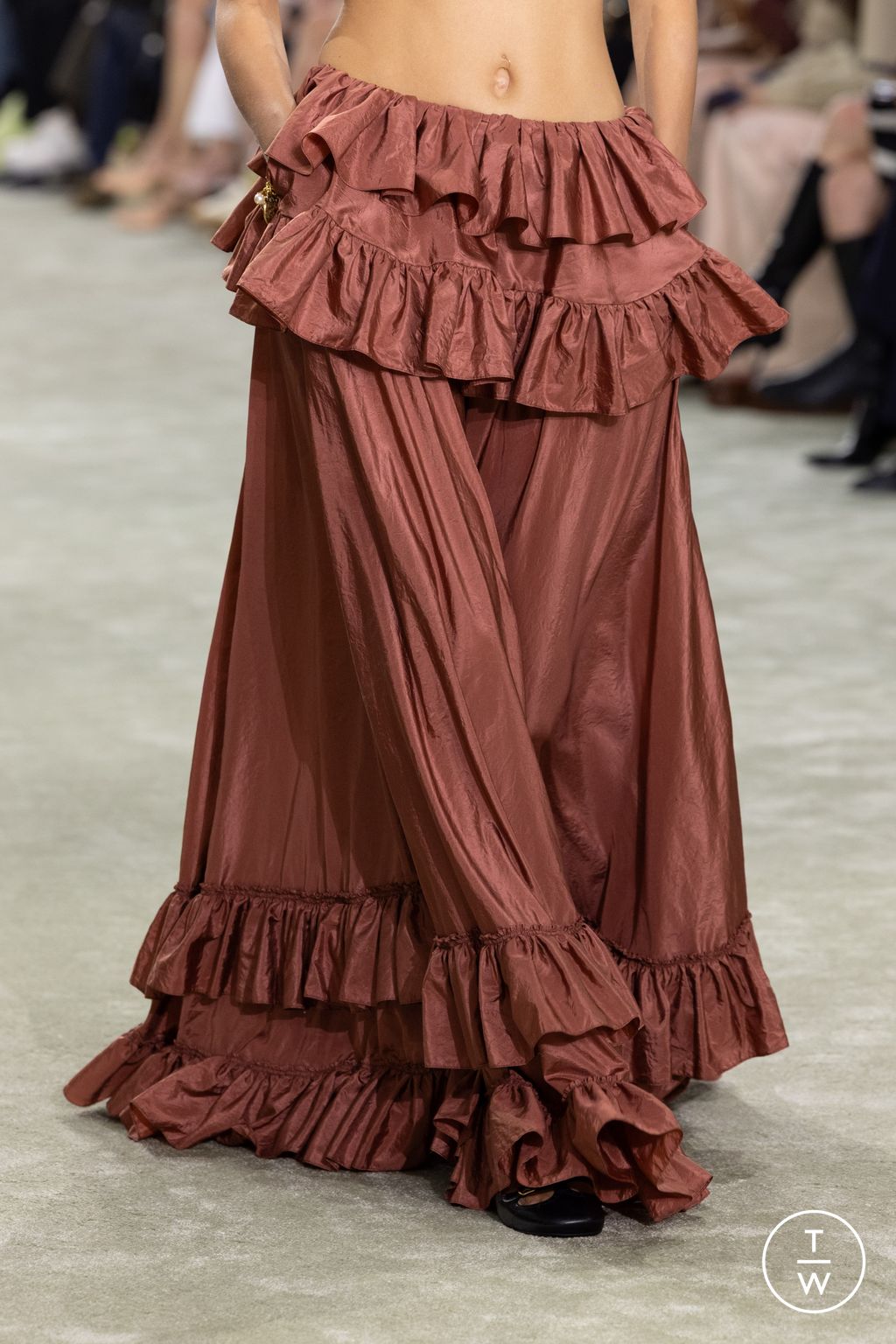 Fashion Week Paris Fall/Winter 2025 look 36 de la collection Chloé womenswear accessories