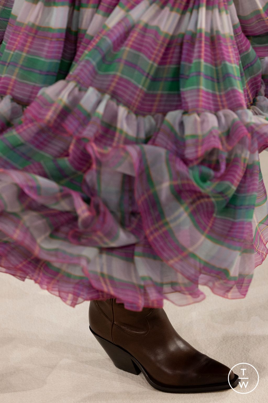 Fashion Week Paris Fall/Winter 2026 look 2 from the Chloé collection womenswear accessories